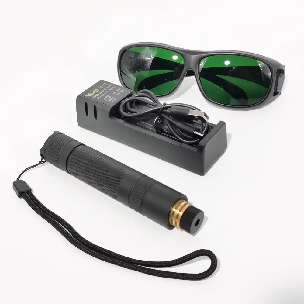 Compact Green Laser Pointer 1.5W 520nm Pocket-Sized Maximum Visibility, SKU B025, 1500mw power, 520nm green laser wavelength, silver color, product thumbnail 2