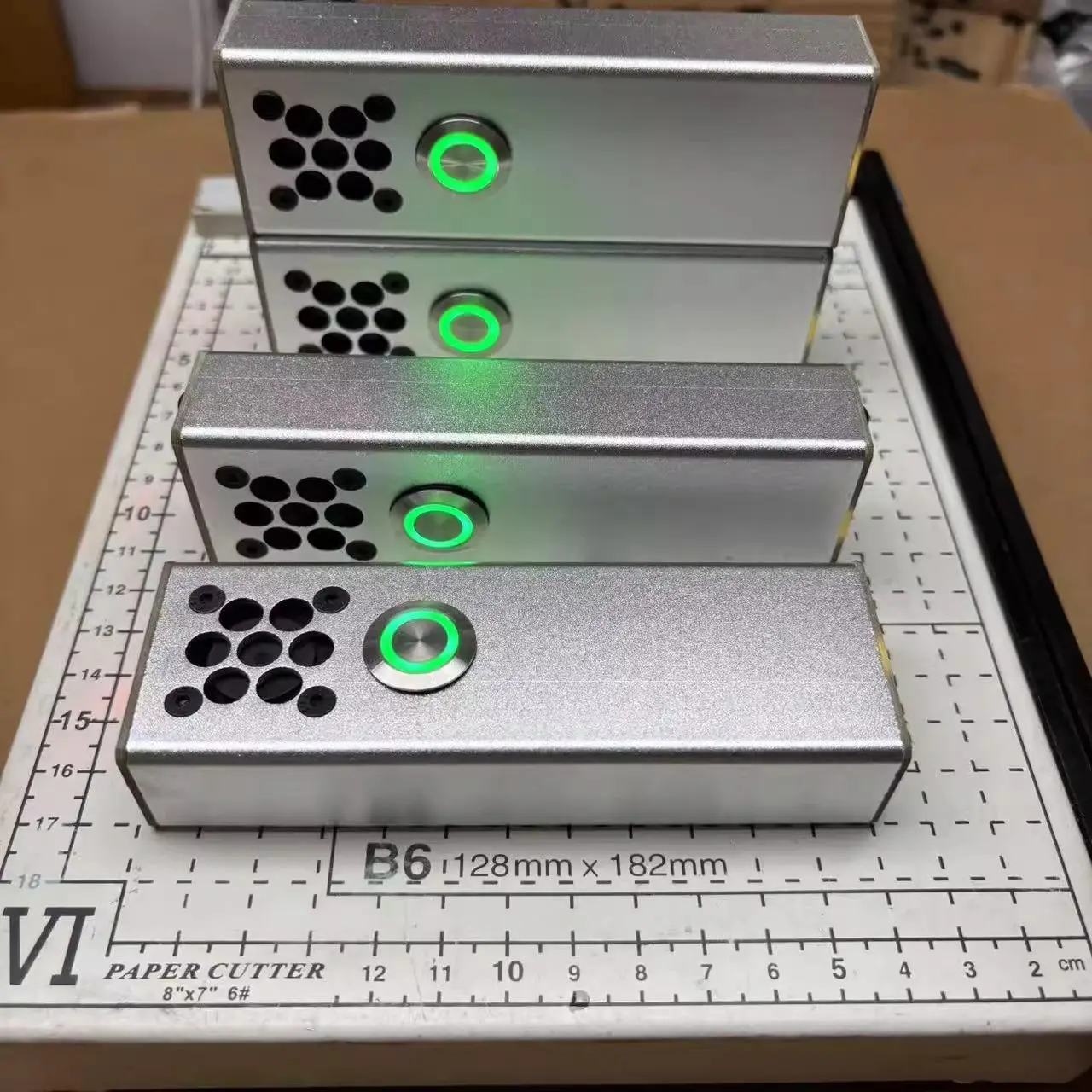 1064nm Infrared Laser Pointer – Invisible Beam Mini Stainless Steel Rechargeable Laser  40000mw, SKU LP40, 40000mw power, 1064nm red laser wavelength, silver color, product thumbnail 5